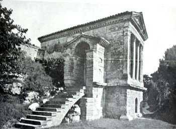 Tempio del Clituunno in: Bizzozzero, Dove si trovava Trevi