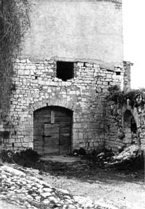 Trevi, Italy - Resti della facciata della chiesa di S. Fabiano e antica porta