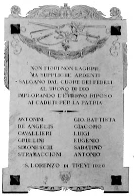 Trevi - San Lorenzo - lapide dei caduti in guerra (foto anni 30?)