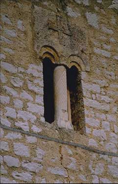 Trevi, Italy. Matigge, Chiesa di S. Nicolò, finestra della facciata.