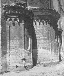 Trevi, Italy. Chiesa di S. Emiliano, le absidi della chiesa romanica (foto del 1899).