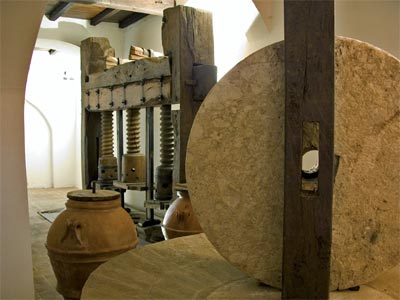 Trevi, Museo della Civilt dell'Ulivo - mola e torchi