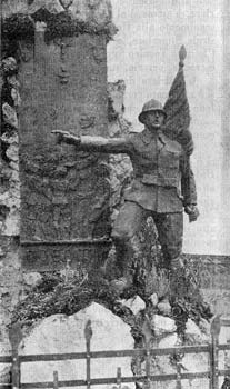 Trevi - Collegio Lucarini -Monumento ai  Caduti (da Bonaca)