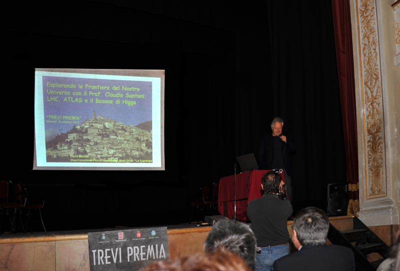 Trevi Premia il prof. Claudio Santoni - Foto