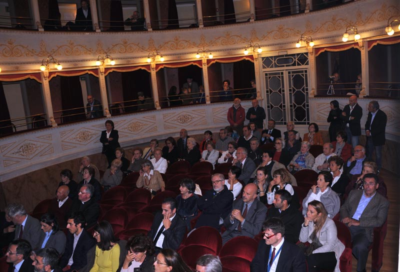 Trevi Premia il prof. Claudio Santoni - Foto