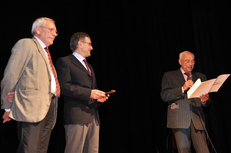 Trevi Premia il prof. Claudio Santoni - Foto