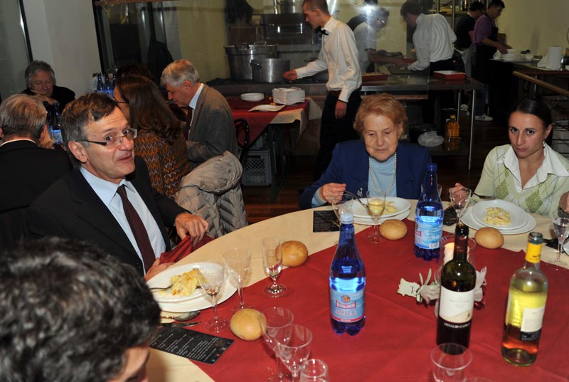 Trevi Premia il prof. Claudio Santoni - Foto
