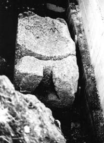 Trevi, Pietra Rossa - Epigrafe IOVI  seminterrata
