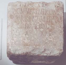 Trevi, Museo, epigrafe del Medico Chirurgo